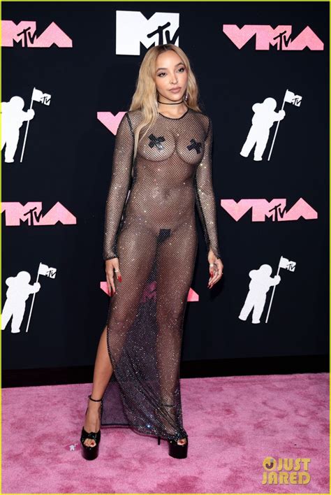 Tinashe Wears Most Daring Look Yet Goes Nearly Naked On Mtv Vmas