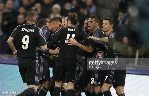 Real Madrid Players Celebrate After Sergio Ramos Scored Their First