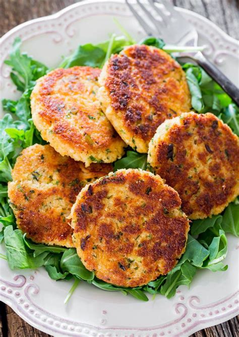 Serve hot with garnishes and condiments of choice. 12 Best Crab Cake Recipes - How To Make Easy Crab Cakes ...