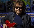 Jeff Lynne Biography - Facts, Childhood, Family Life & Achievements of ...