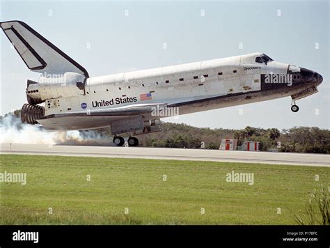 Space Shuttle Wheel Hi Res Stock Photography And Images Alamy