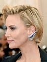 26 Gorgeous Ways to Get Your Best Blonde | Charlize theron short hair ...