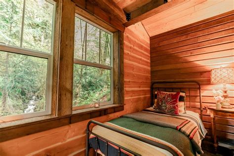 Stay The Weekend At One Of Oregons Most Gorgeous Secluded Cabins
