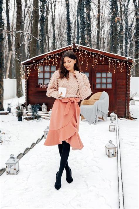 15 Stylish Yet Romantic Valentine S Day Outfit Ideas Romantic Outfit Romantic Outfit Winter