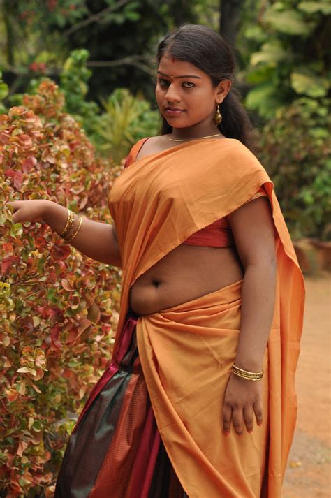 The Gossip For You Selathu Ponnu Tamil Unknow Tamil Actress Hot Deep Navel Show In Half Saree