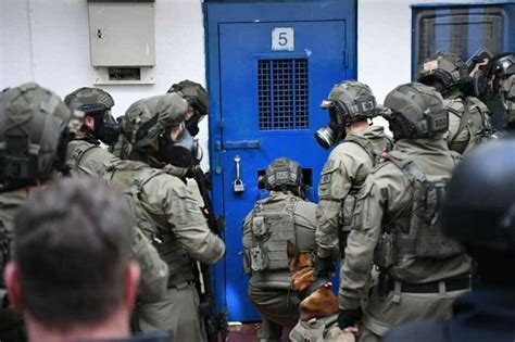 Israeli Police Attack Palestinian Prisoners In Violent Crackdown