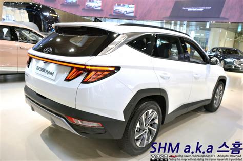 Our comprehensive coverage delivers all you need to know to make an informed car buying decision. 2022 Hyundai Tucson Hybrid - In Live Images
