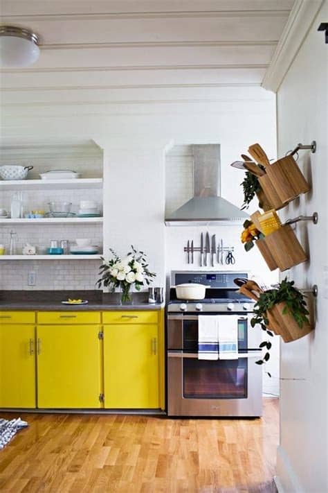 La cocina puede ser el lugar más alegre de casa, ya que en el sitio puedes compartir momentos especiales en familia y con amigos. Colores para cocinas. Ideas para decorar la cocina.