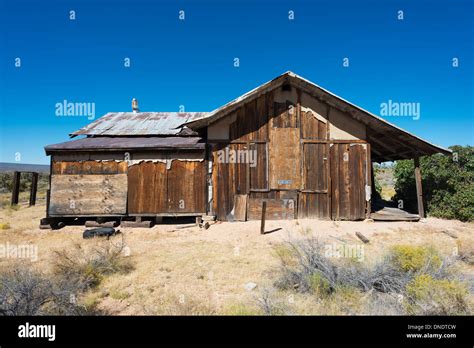 Old Wood House Desert Hi Res Stock Photography And Images Alamy