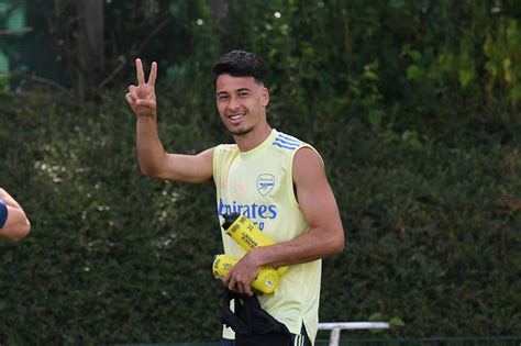 arsenal have signed gabriel martinelli to a new long term contract the short fuse