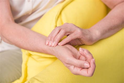 Manchas Amarelas Na Mão Causas E Tratamentos Possíveis Agência Nyx