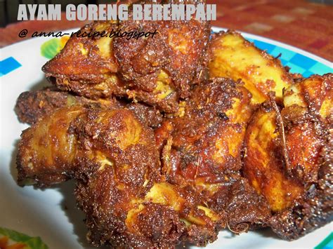 The secret to getting the chicken's crust crispy is the addition of cornflour into the mix. Anna Recipe: Share resepi... Ayam Goreng Berempah...