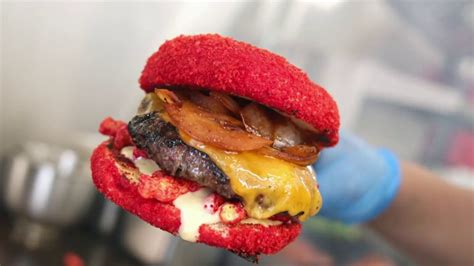 Prime Taco Bite Into The Viral Flamin Hot Cheeto Burger Nbc Chicago