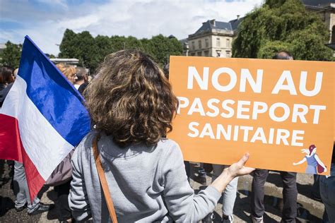 Manifestations Anti Pass Sanitaire à Travers La France Radio Algérienne