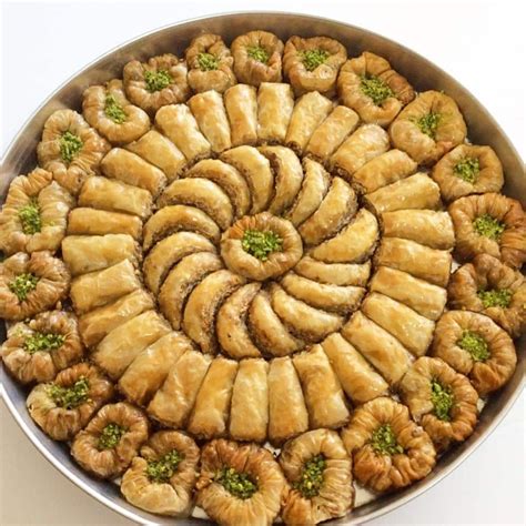 Burma Baklava Tarifi Baklava Turkish Sweets Greek Sweets Fish And