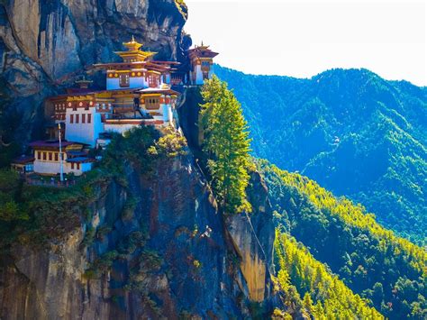 Đến tu viện Taktsang đón năm mới cầu bình an ở đất Phật Bhutan VIETRAVEL