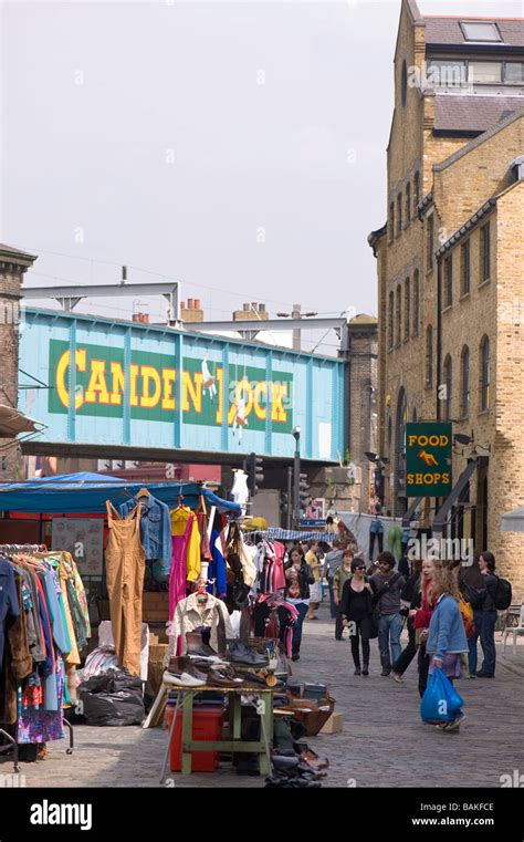 Camden Lock Hi Res Stock Photography And Images Alamy