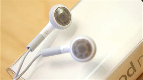 Apple Iphone 6 Earbuds May Check Heart Rate Blood Pressure Abc7 Chicago