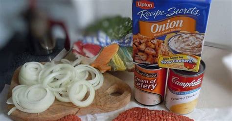 Cream of mushroom soup (straight from the can) with lipton soup mix (dry), heat slightly. 10 Best Cube Steak and Lipton Onion Soup Mix Recipes