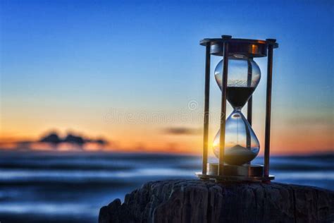 Hourglass Wallpaper 500 Hourglass Pictures Hd Download Free Images On Unsplash Jeane Donegan