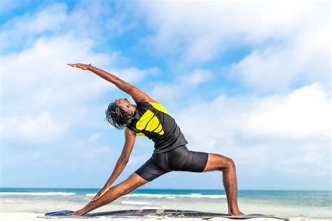 9 Best Beach Exercises For A Fun Beach Workout