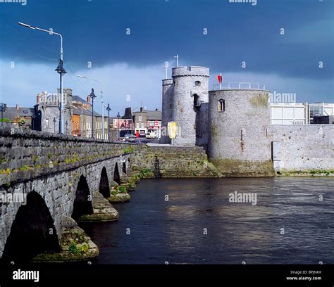 Limerick City Co Limerick Ireland King Johns Castle And River