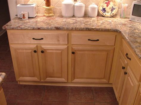 Light Stained Maple Kitchen Cabinets