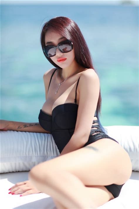 Asian Girls Hot Model Jin Mei Xin Wears A One Piece Swimsuit