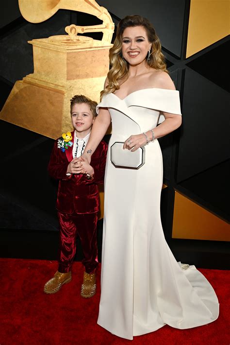Kelly Clarkson Brings Son Remy To Grammys After Divorce