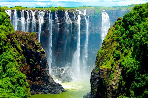 10 Stunning Natural Wonders Of The World You Need To See In Your