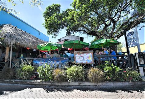 Siesta Key Village Guide Restaurants Bars Nightclubs Near The Beach