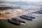 Ficheiro:Norfolk naval base aerial 1985.jpg – Wikipédia, a enciclopédia ...