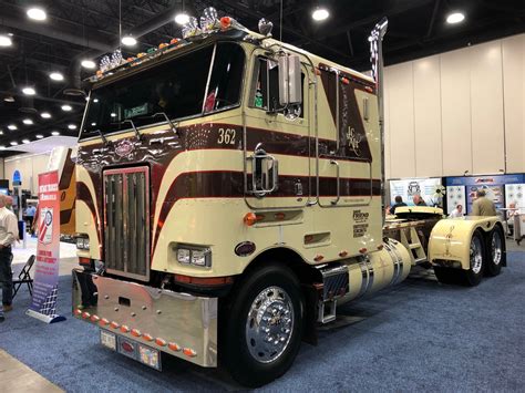 The Cabovers Of Mid America Trucking Show 2019 Photos Artofit