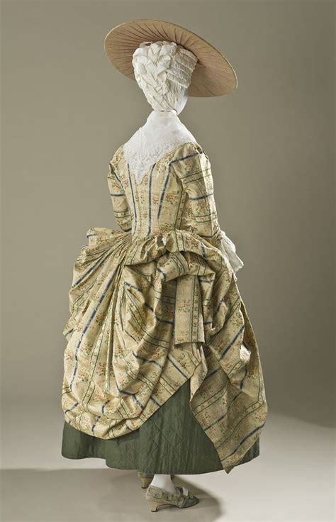 Womens Fashions Of The 1700s Bellatory