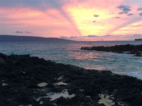 Secret Beach Sunset Maui Hawaiʻi Beach Sunset Secret Beach Maui