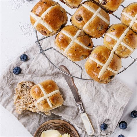 Best Gluten Free & Vegan Hot Cross Buns - LiberEat