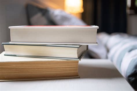 Pros And Cons Of Reading Multiple Books At Once Should You Try It
