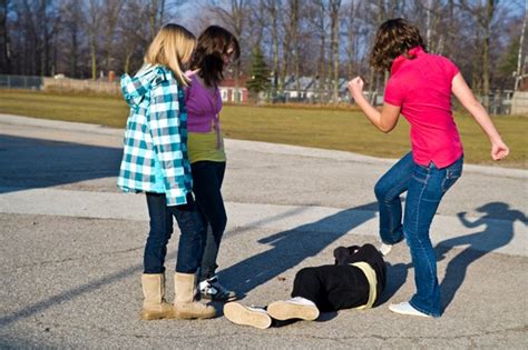 girls fight tube telegraph