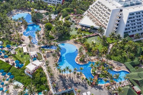 Galería De Fotos Del The Pyramid At Grand Oasis · Oasis Hotels And Resorts