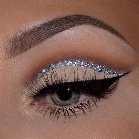 Maquillaje De Ojos Con Glitter Para Celebrar El Fin De Año Nueva Mujer