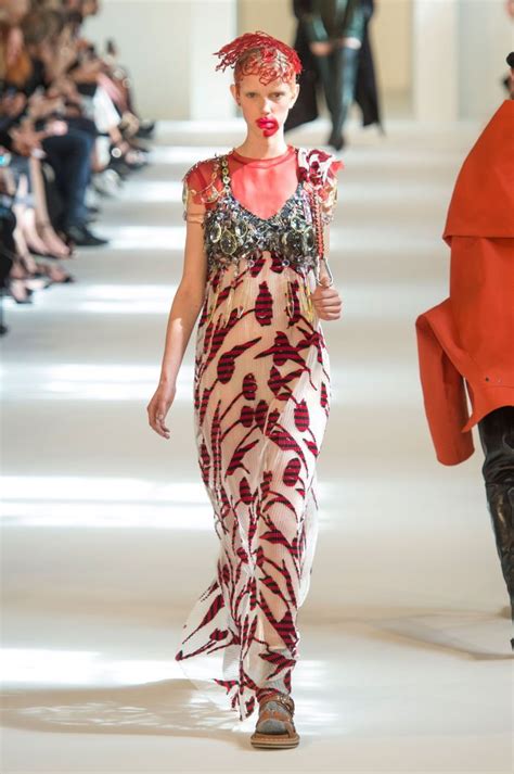 Check spelling or type a new query. Défilé Maison Margiela Haute Couture Automne-hiver 2016 ...