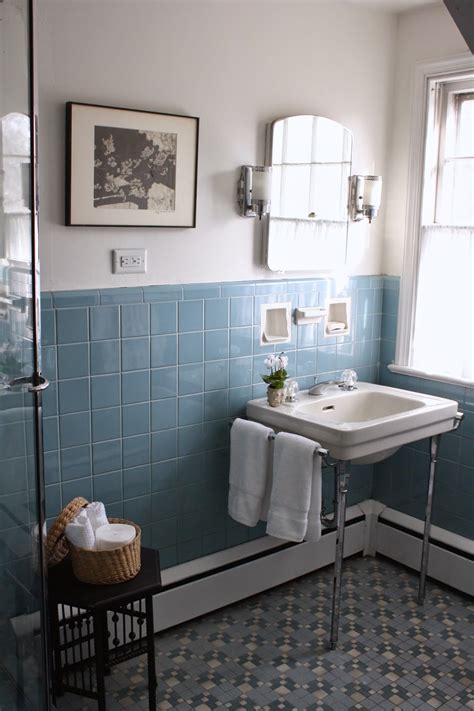 The most common blue bathroom tile material is metal. Meet Me in Philadelphia: Pre-holiday Spruce-Up: The ...