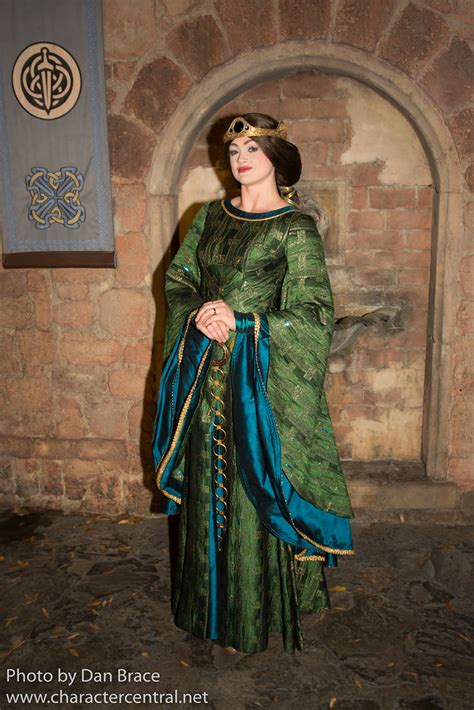 Queen Elinor At Disney Character Central