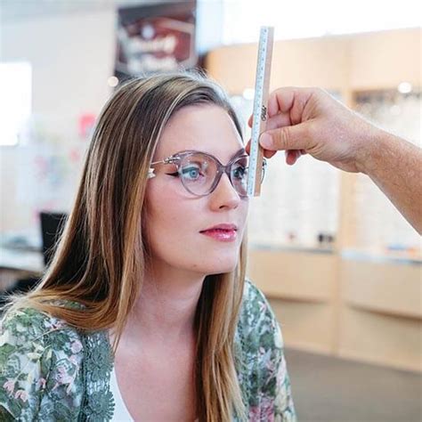 adjusting to your first pair of glasses true eye experts