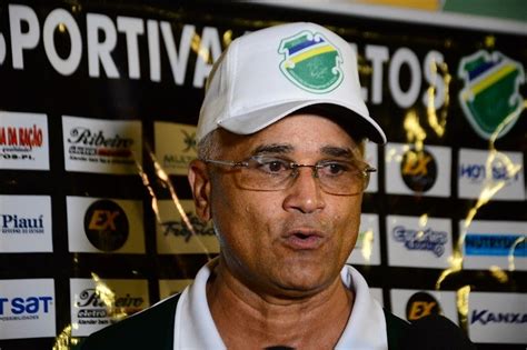 O primeiro tempo em são januário surpreendeu pela postura do botafogo na casa do adversário. Oliveira Canindé na Segunda Divisão do Piauí e conta com ...