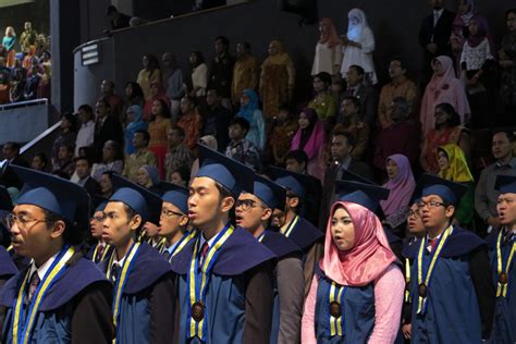 Wakil Wisudawan Sarjana Tanggung Jawab Ekspektasi Dan Amanah Dari