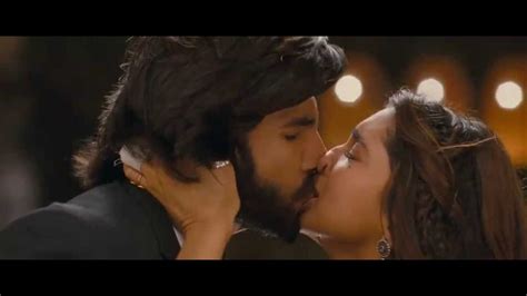 Deepika Padukone All Kissing Scene From Ramleela Youtube