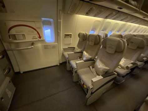Premier Class Inside Emirates Boeing 777 Arbiterz