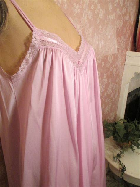 Miss Elaine Vintage Nightgown Lilac Lacy Short Summery Lavender Small