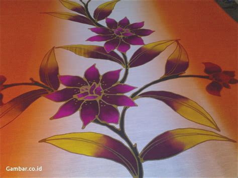 Motif batik biasanya berupa tumbuhan, bunga dan motif batik lainnya. Corak Batik Lukisan - Batik Indonesia